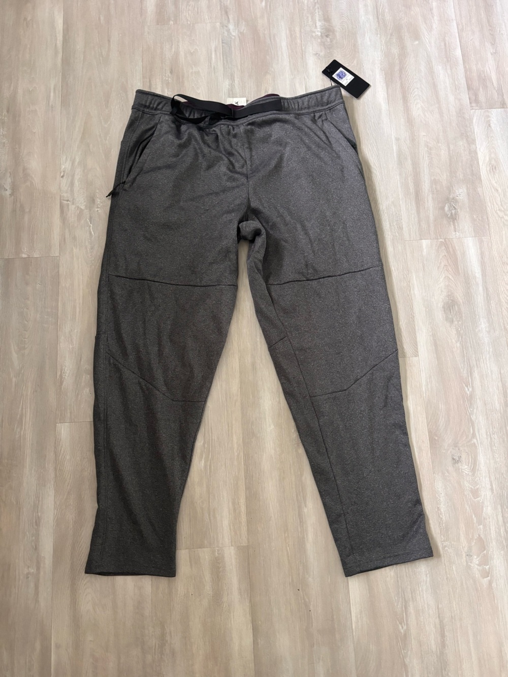 Motion men’s tech fleece joggers NWT